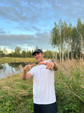 B44 VALGE SPORDISÄRK - ÜLEVALT TÕSTE