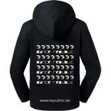 Laste Kapuutsiga Pusa, Väike Logo Rinnal